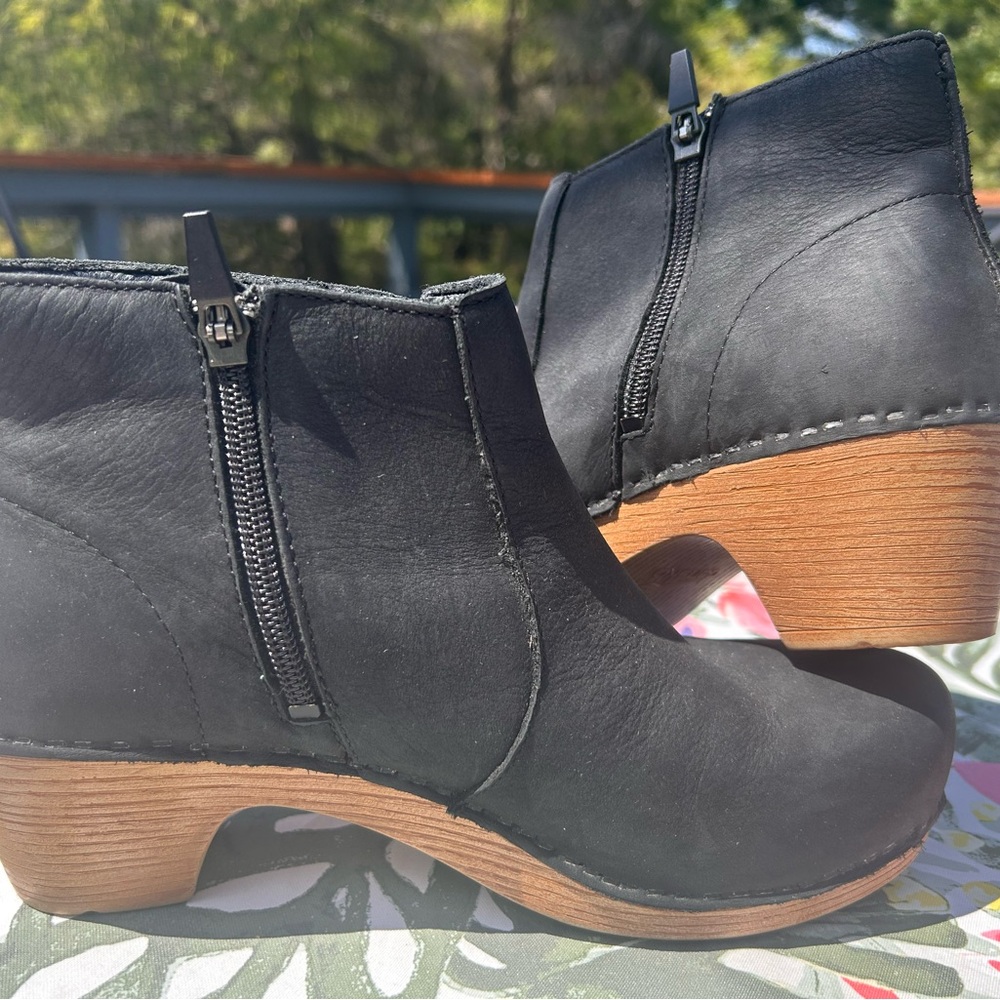 Dansko black leather ankle boot. Size 38, US 7.5-8